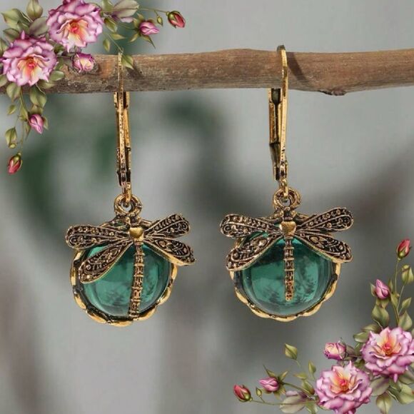Vintage Style Dragonfly Shape Green Crystal Pendant Bohemian Earrings - Picture 1 of 10